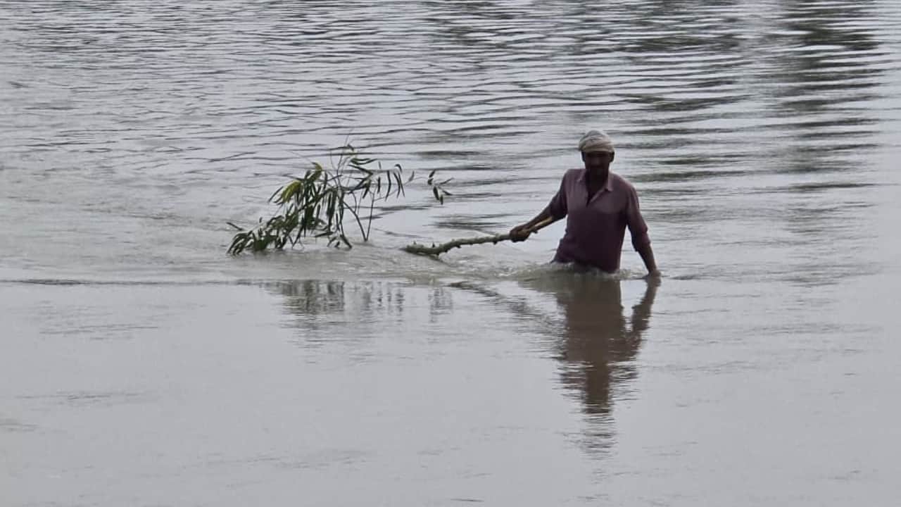 Several villages surrounded by flood water in Budaun