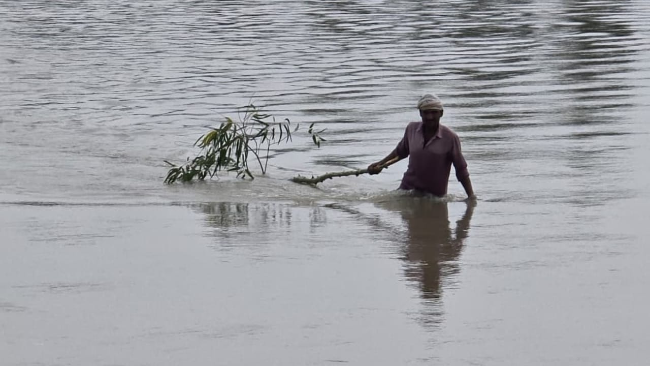 Several villages surrounded by flood water in Budaun