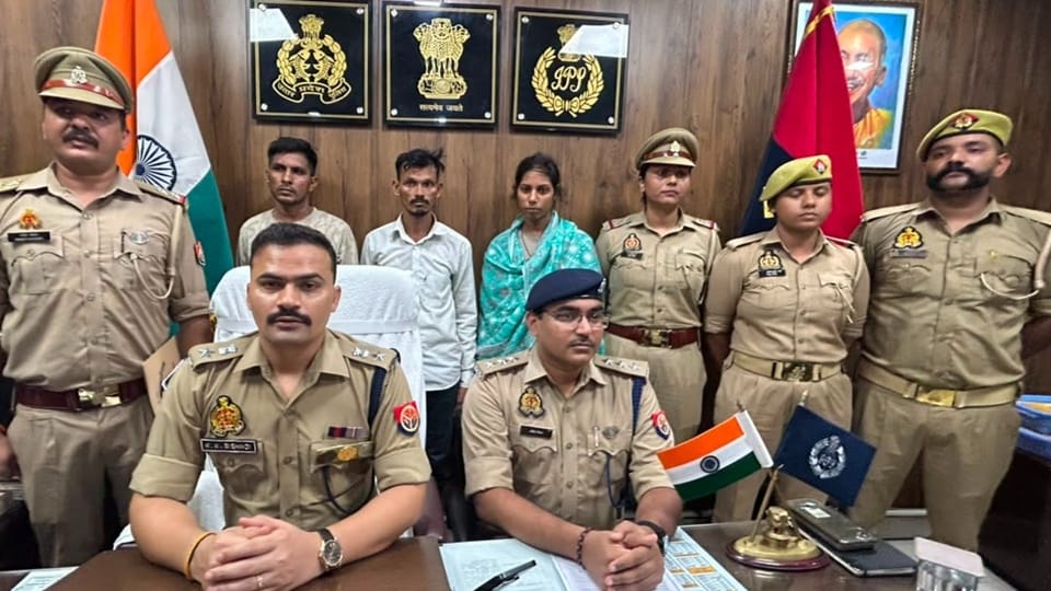 Sambhal: Woman invite men to her room after befriending them; obscene videos were recorded using hidden camera