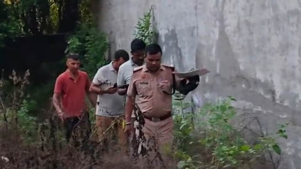 Wife killed his husband and abdomen slit open with knife intestines and kidney removed and stuffed into a sack