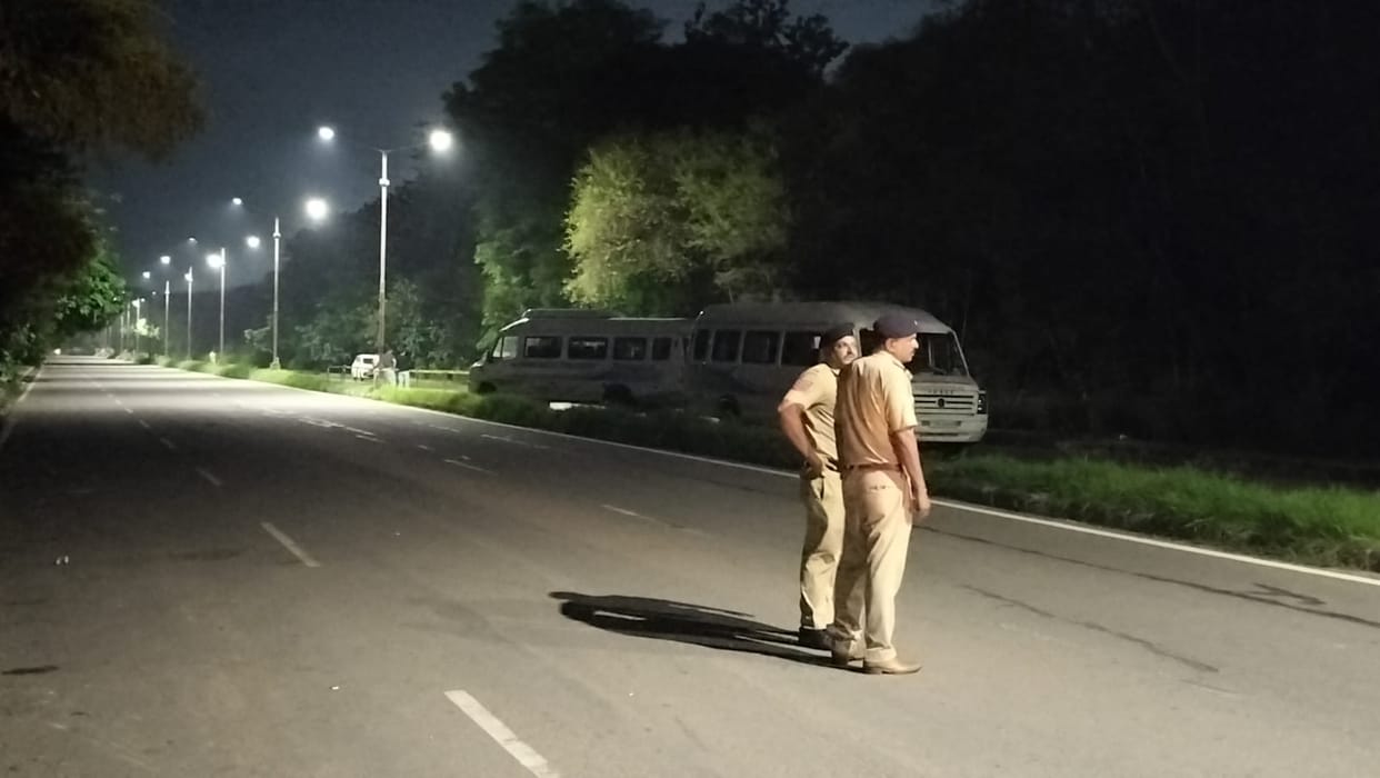 चंड़ीगढ़ को दहलाने की साजिश नाकाम: सेक्टर-43 बस स्टैंड पर मिला संदिग्ध टिफिन बम, फॉरेंसिक टीम मौके पर Suspicious tiffin bomb found at Chandigarh s Sector 43 bus stand