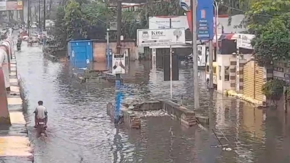 West UP Weather: Spells of rain continue in Meerut, Muzaffarnagar, and Shamli; relief from heat and humidity.