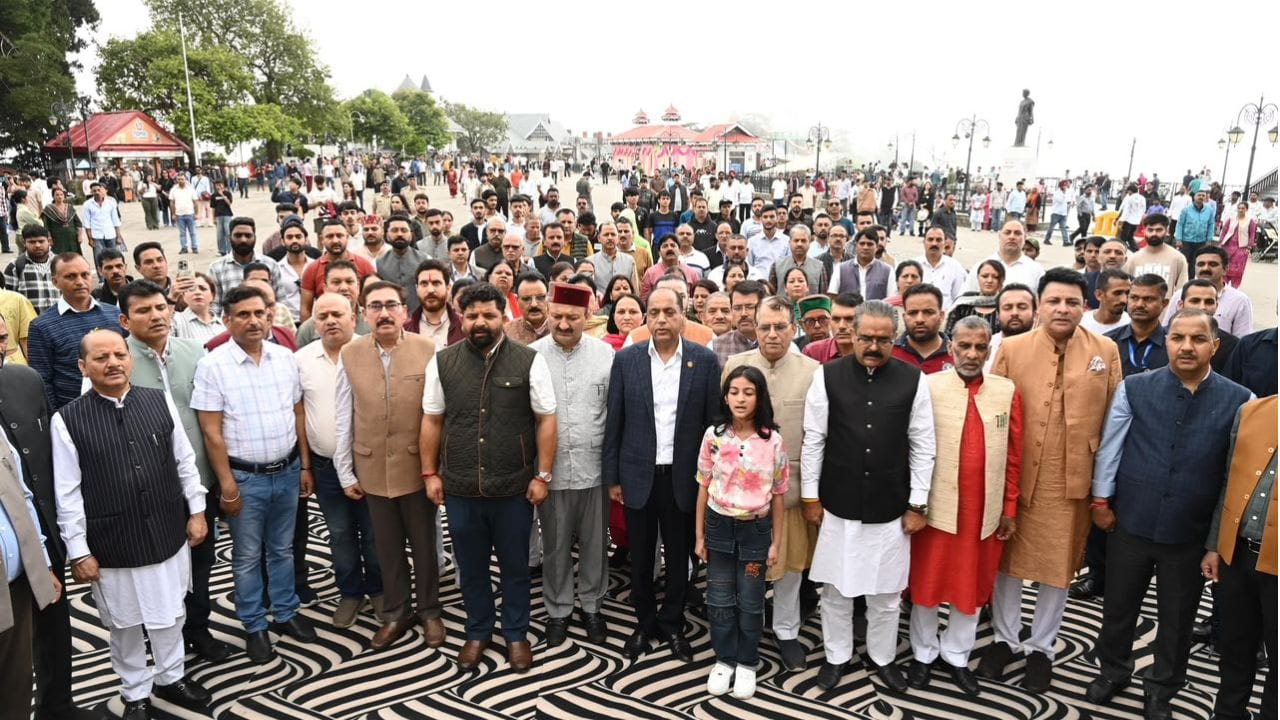 रिज मैदान पर भाजपा विधायक दल का प्रदर्शन।