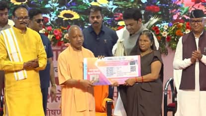 Yogi government has extended facility of cashless medical treatment to 3.53 lakh cooks in UP