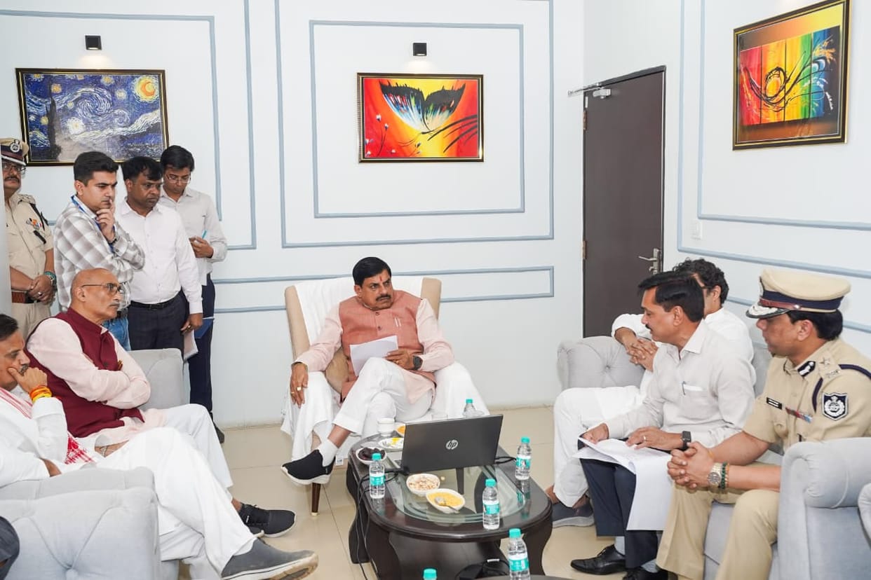 MP News: CM Mohan arrives in Rewa directly from Delhi to review relief measures for heavy rainfall; orders imm