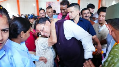 Dehradun News CM Dhami attends Program on Raksha Bandhan announces free Roadways travel for women