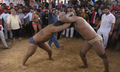 Kanpur: Wrestlers display their skills at the Maskar Ghat wrestling match