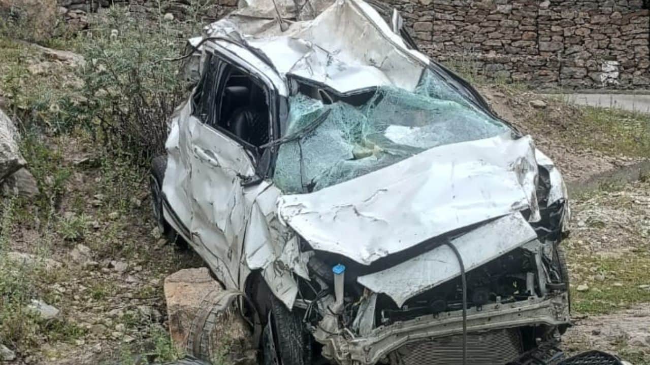दुर्घटनाग्रस्त कार।