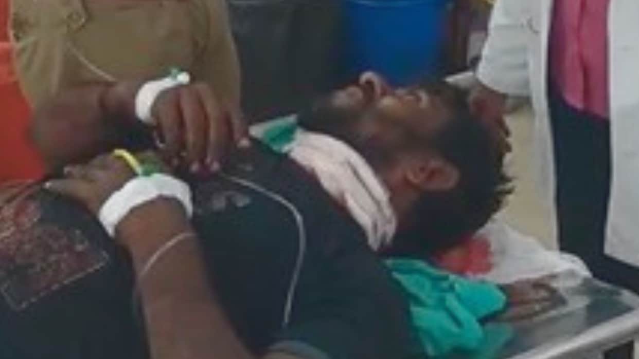 Rickshaw puller slashes throat with blade Blood gushes from deep wound police accused of assault