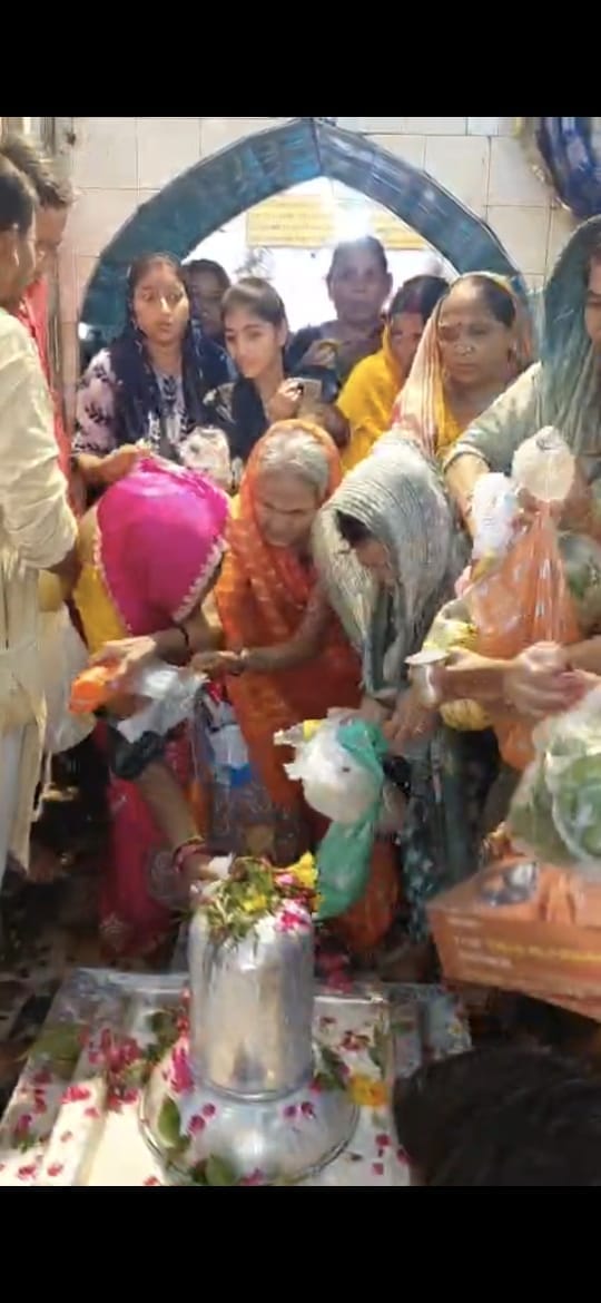 भगवान शिव का जलाभिषेक