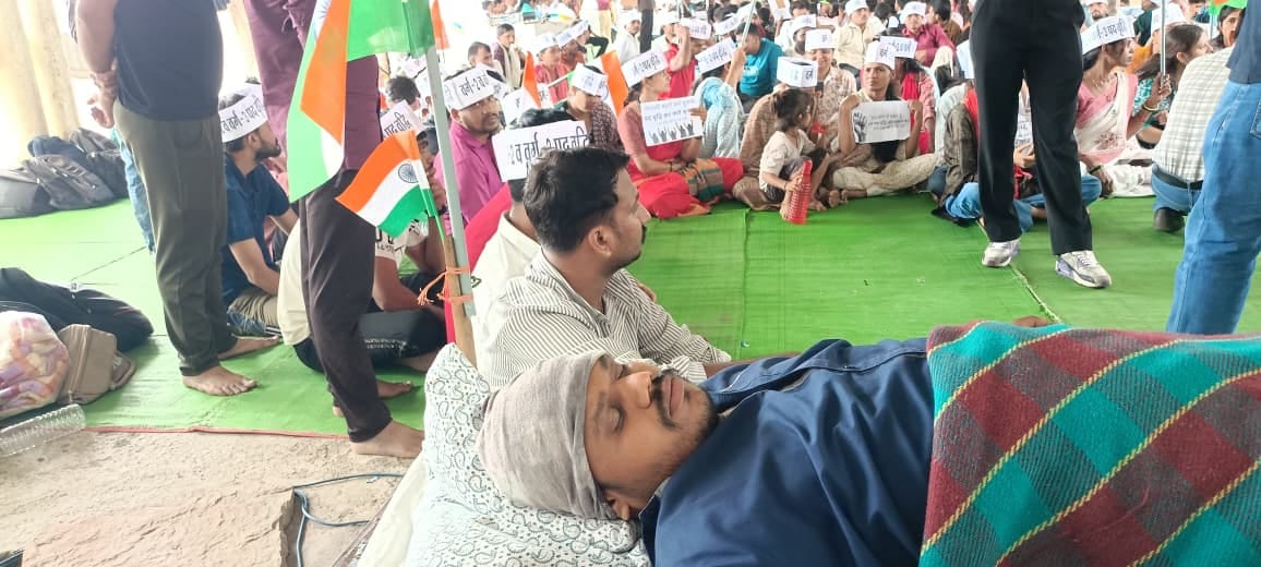 अभ्यर्थी नरेंद्र राजपूत का निर्जल अनशन
