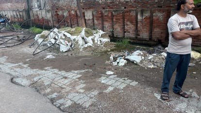 Damaged Power Pole Disrupts Electricity Supply, Around 100 Factories Affected in Uptron Estate