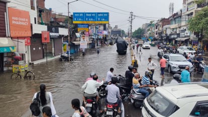 Heavy Rain Brings Traffic to Standstill in Govind Nagar, Waterlogging Traps Commuters