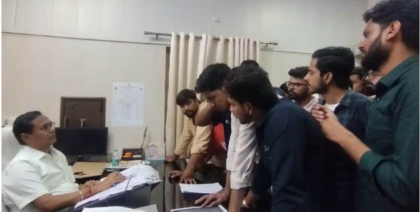 BMC Students Protest Over Evaluation Process at Agra University
