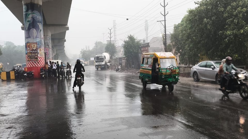 Weather:नोएडा समेत दिल्ली-ncr में मौसम ने ली करवट, गाजियाबाद में झमाझम बारिश, फरीदाबाद में भी बरसे बदरा – Weather Update For Delhi-ncr: Rain In Several Areas