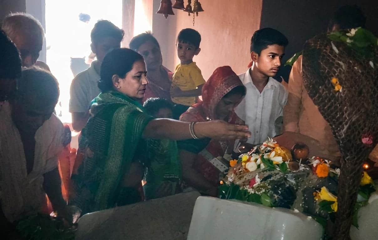 Sawan's Last Monday Sees Massive Devotee Turnout at Ghatampur