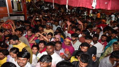 Devotees gathered on the last Monday of Sawan