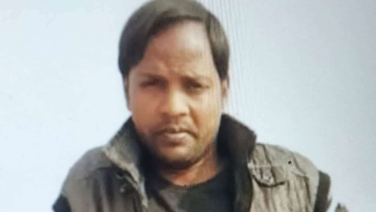 Death of e-rickshaw driver Locals claim electrocution parents allege murder injury marks found body
