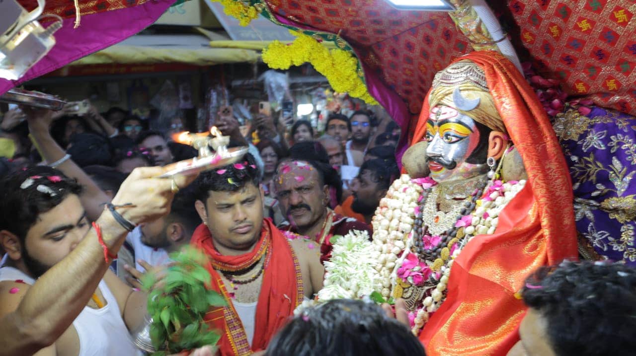 नगर भ्रमण पर निकले बाबा महाकाल