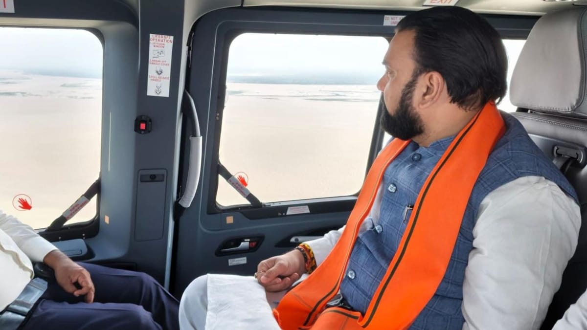 Bihar: राघोपुर में गंगा कटाव का CM सम्राट चौधरी ने किया हवाई सर्वे, अधिकारियों संग की समीक्षा बैठक