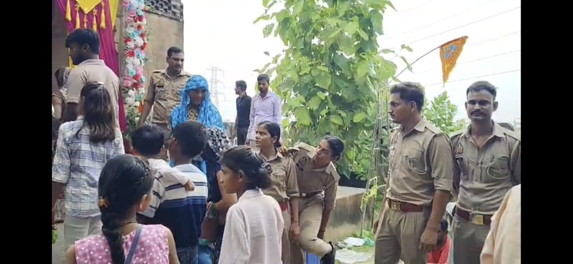 Shri Avalseshwar Temple, Police Struggle to Manage Rush