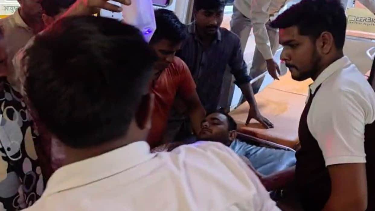 Alwar: 11kV Line Energised Despite Shutdown, Electrician Severely Burned and Injured in Fall from Pole