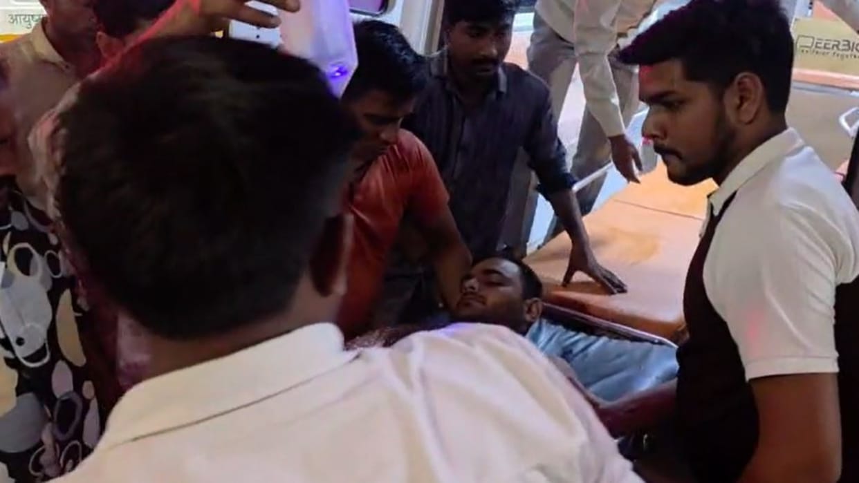 Alwar: 11kV Line Energised Despite Shutdown, Electrician Severely Burned and Injured in Fall from Pole