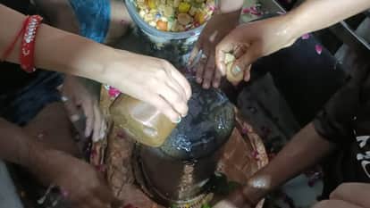 Sawan Last Monday: Devotees Throng Nandeshwar Dham for Jalabhishek