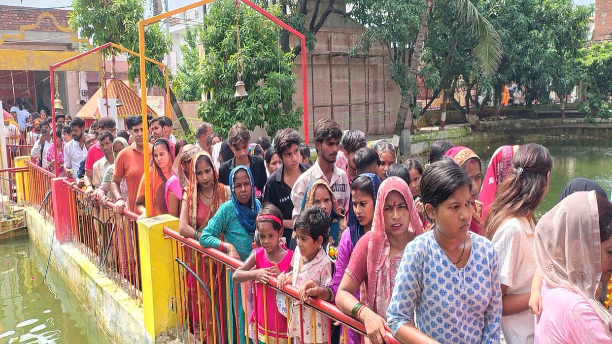 devotees thronged the Nath temples in Bareilly