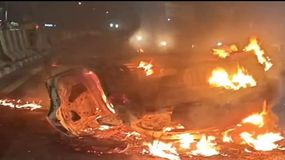 Sub-Inspector Rescues Three Youths From Burning Car