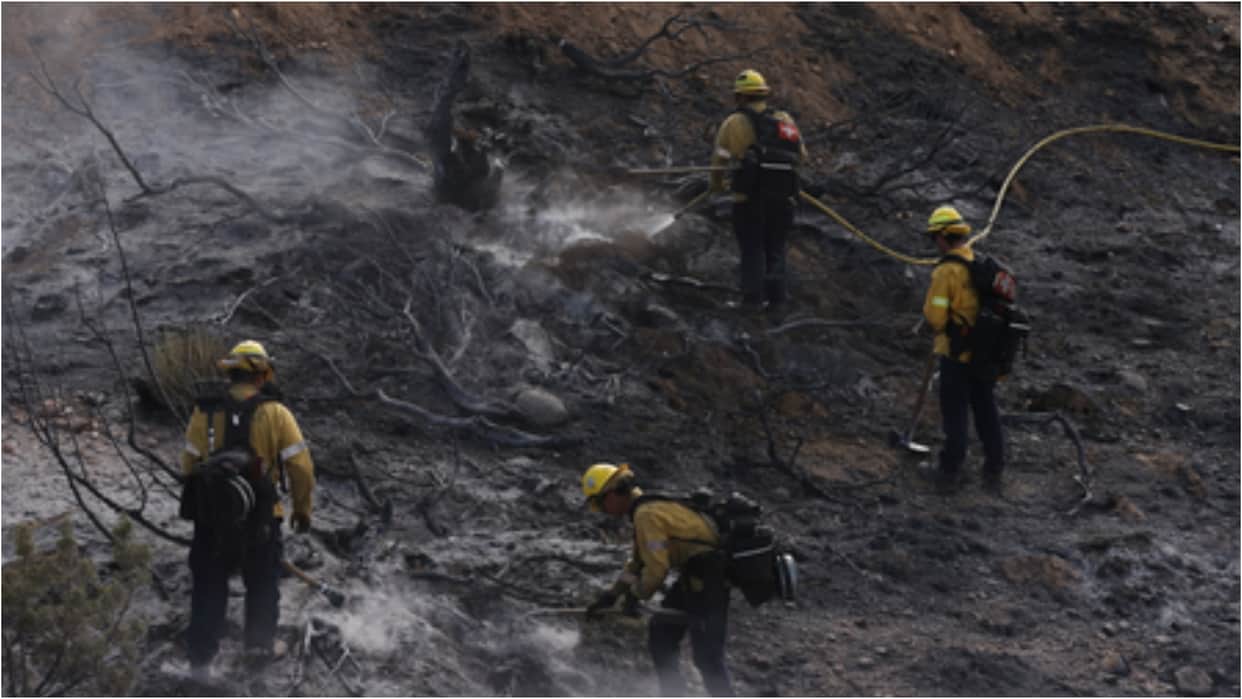 US nevada california border wildfire thousand evacuate