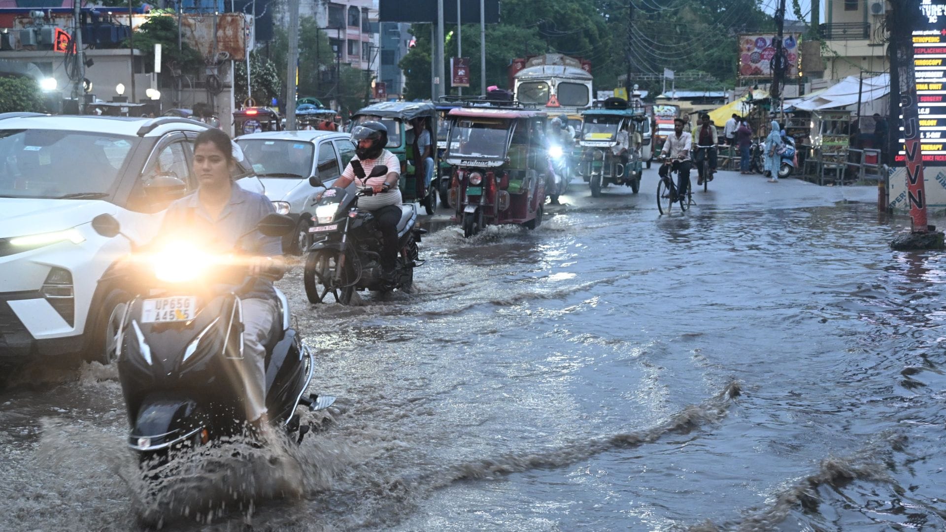 Varanasi weather rain forecast 44.5 mm of rain at 4 PM temperature dropped by 7 degrees in an hour and half.