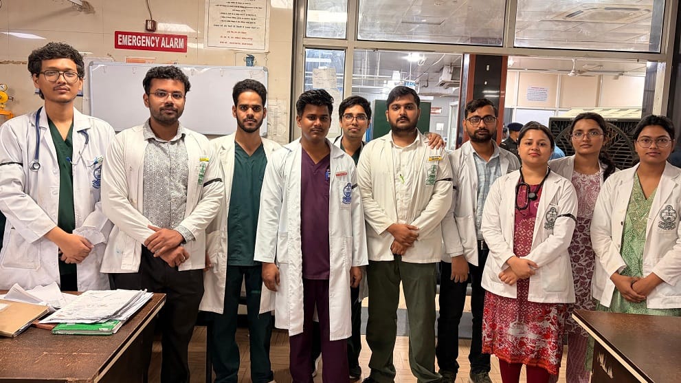 GSVM Medical College MBBS Interns Protest Wearing Black Bands Over Stipend Demand