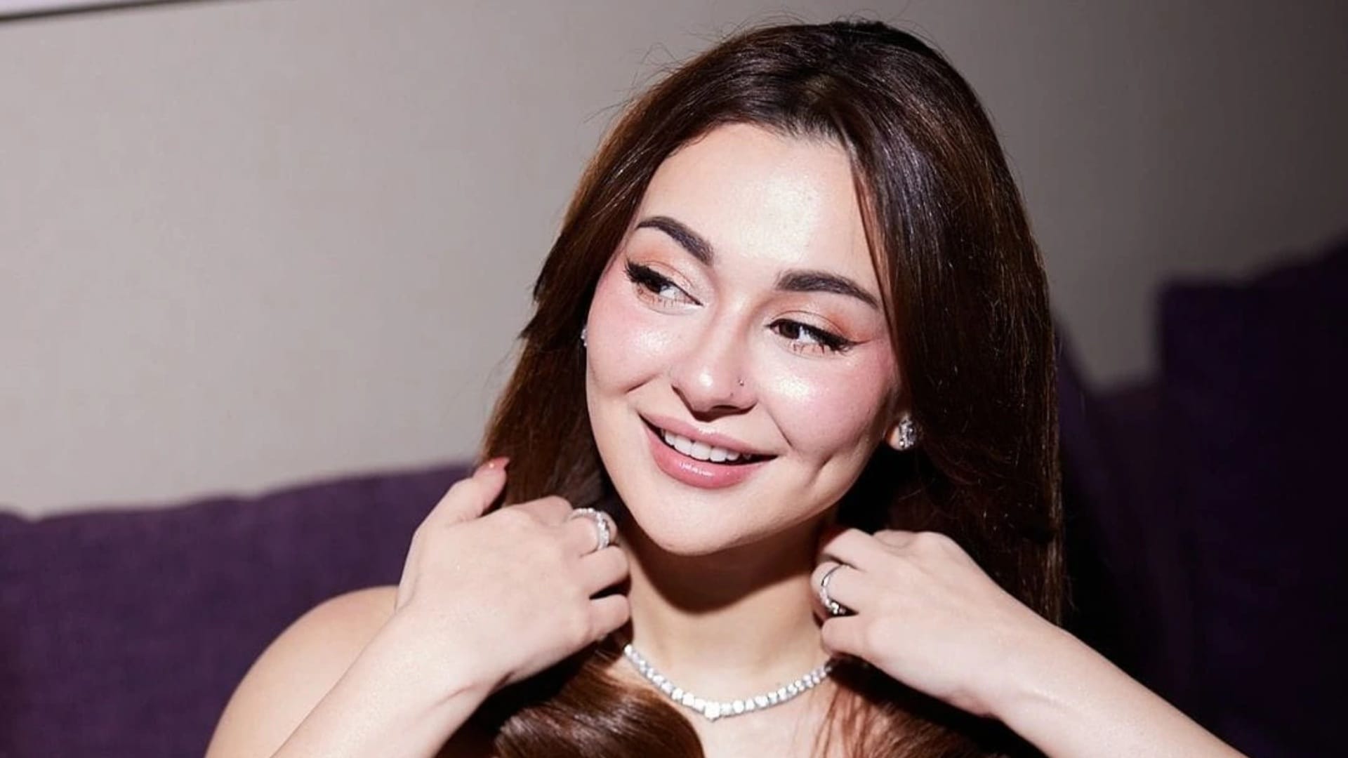 Hania Aamir video goes viral users say she drunk but fans defend her on social media