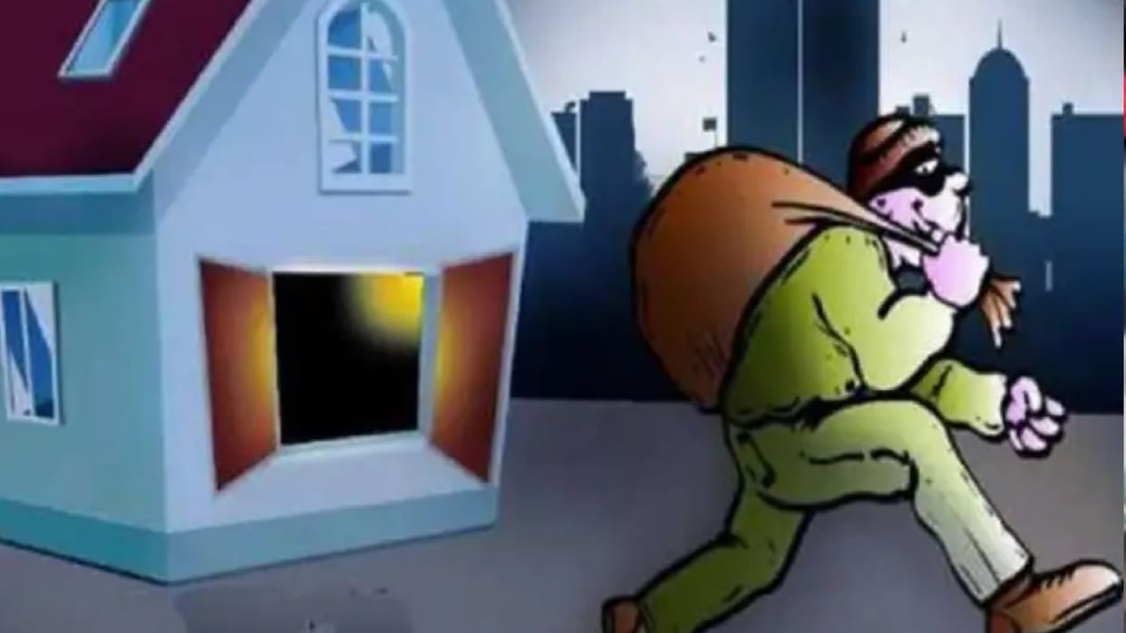 Thieves stole Rs 10 lakh and a bottle of expensive scotch from a contractor's house in Raigarh
