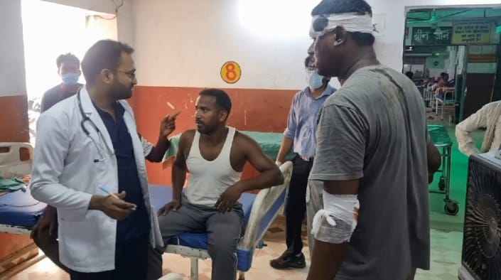 अस्पताल में भर्ती घायल