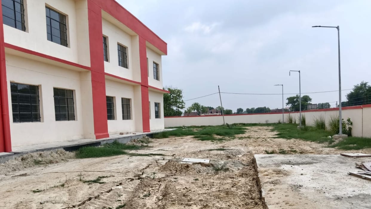 Kendriya Vidyalaya 4 varanasi ₹8-crore building 21 construction flaws handover process  agency and school