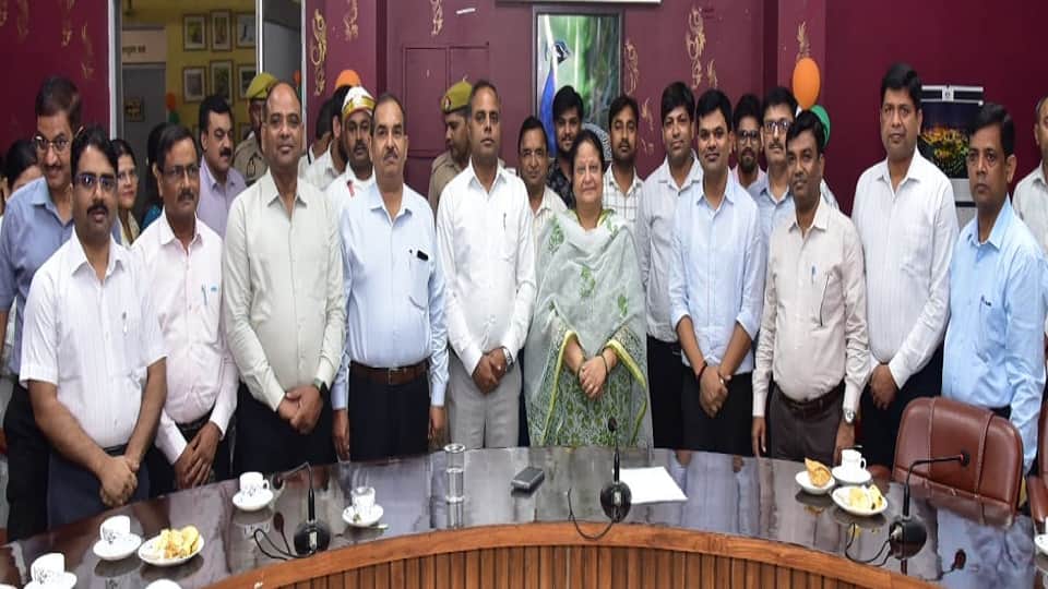 Farewell ceremony of moradabad commissioner Sangeeta from Aligarh