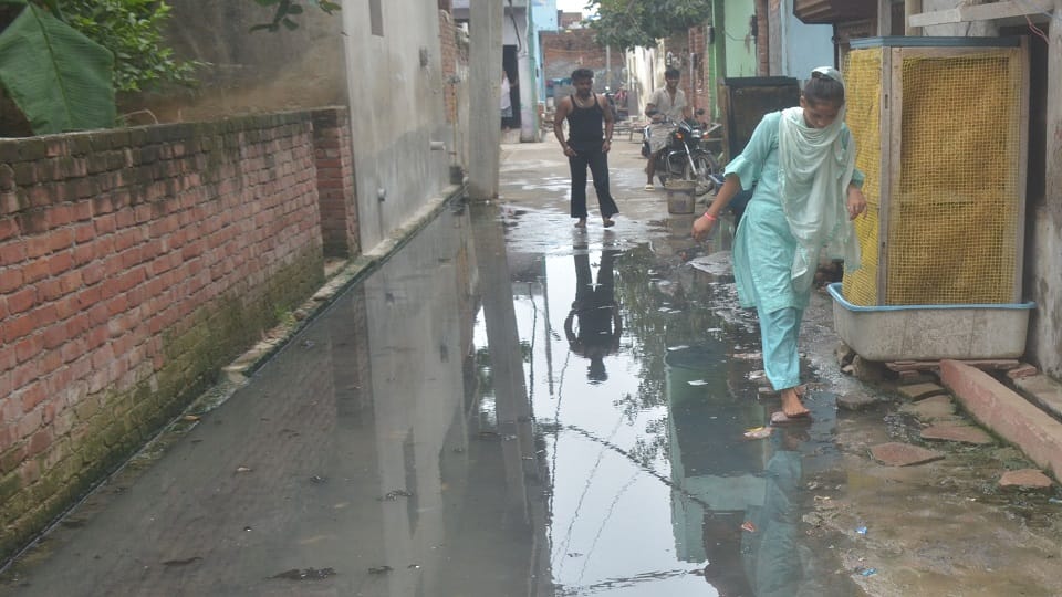 Rain Turns Agra Streets Into Muddy Puddles, Residents Struggle to Commute