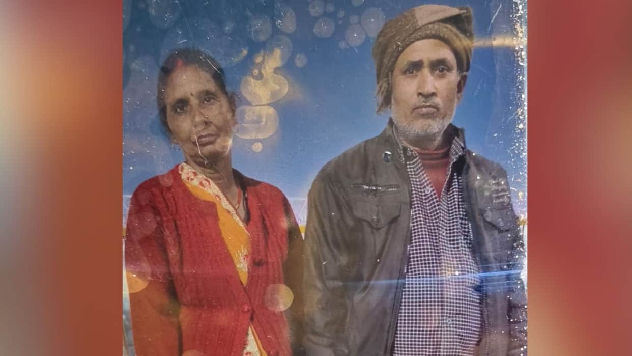 Old wall collapses due to rain couple sleeping on pushcart dies death in Varanasi