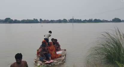 bhojpur-barhara-ganga-flood-water-level-danger-mark-villages-affected