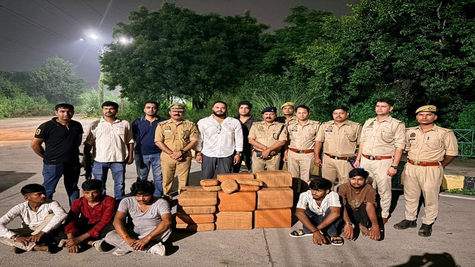 Police in Ghaziabad seized cannabis worth 50 lakh five smugglers were also arrested