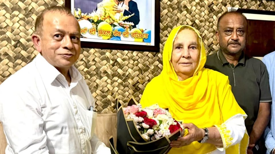 Dr. Rajendra Bansal VC of Baba Farid University of Health Sciences Faridkot visits cheema