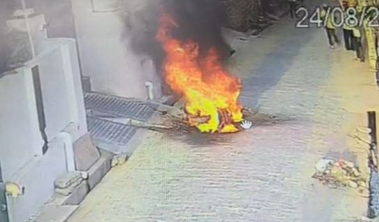 Suratgarh: Electric Scooter Bursts into Flames After Battery Explosion, Two Children Narrowly Escape