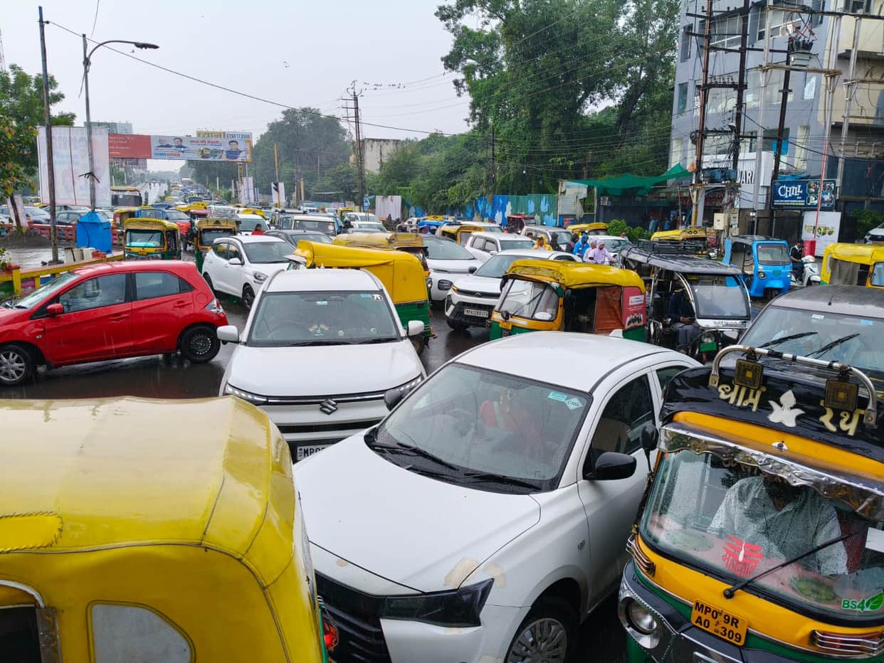 Indore: BJP displays its strength in Indore; motorists face a harrowing time as traffic jams occur across the