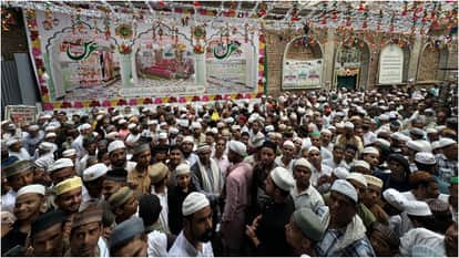 Urs-e-Sharafati concludes with the Kul ritual pilgrims gathered to pray for peace and harmony in Bareilly