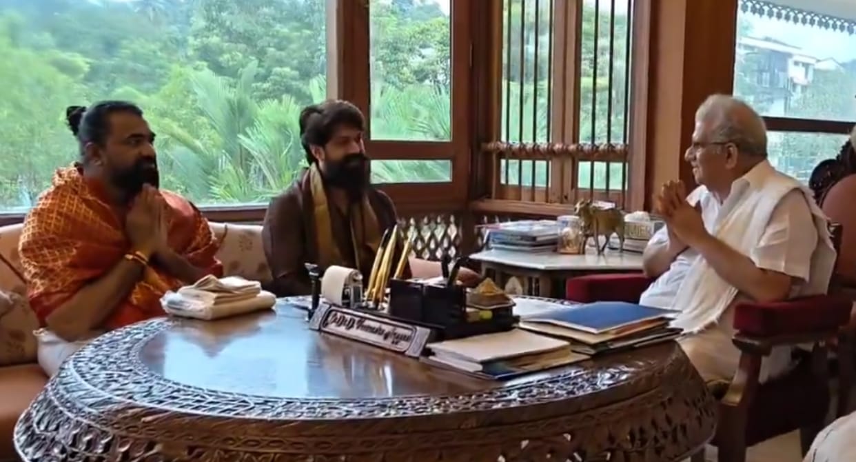 Yash Seeks Blessings Of Lord Manjunatha Ahead Of The Release Of Toxic Actor Visits The Shrine