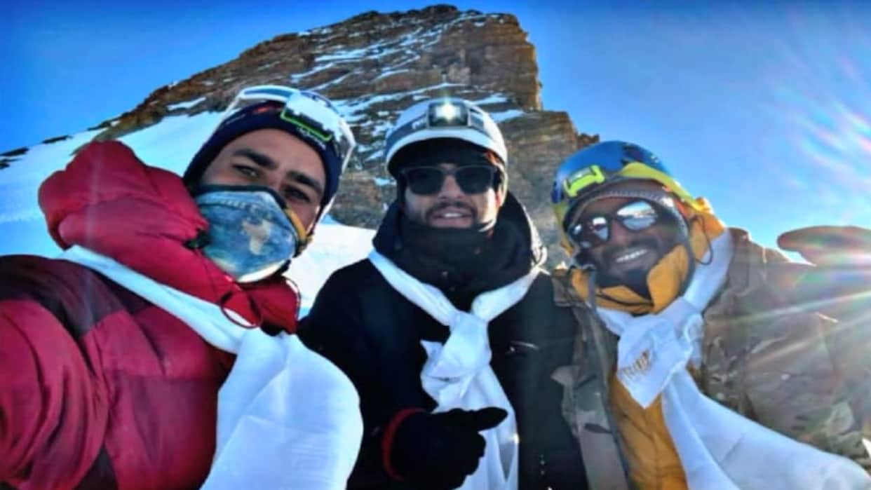 Rampur Bushahr: Avindra, Paras, and Ankush scaled the 6,593-meter-high Manerang Peak.