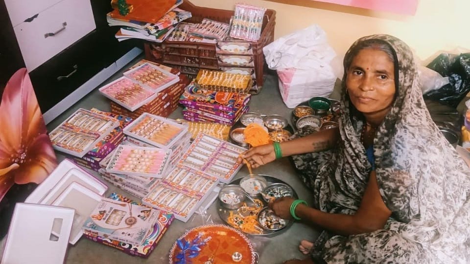 Eco Friendly Cow Dung Rakhi With Tulsi Seeds Made By Agra Women Gets Demand From Bihar