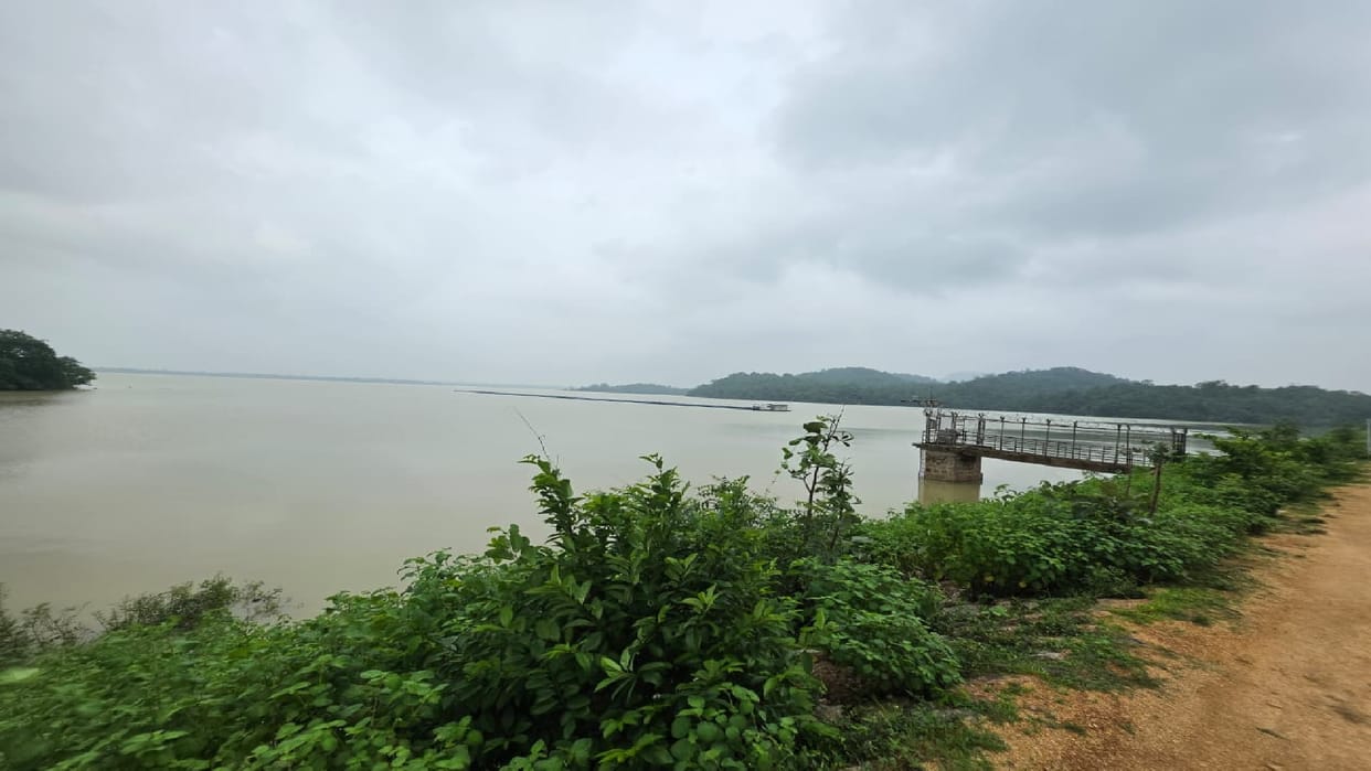 Monsoon changed the picture: Keshava reservoir in Mahasamund filled to the brim after six years, alert issued